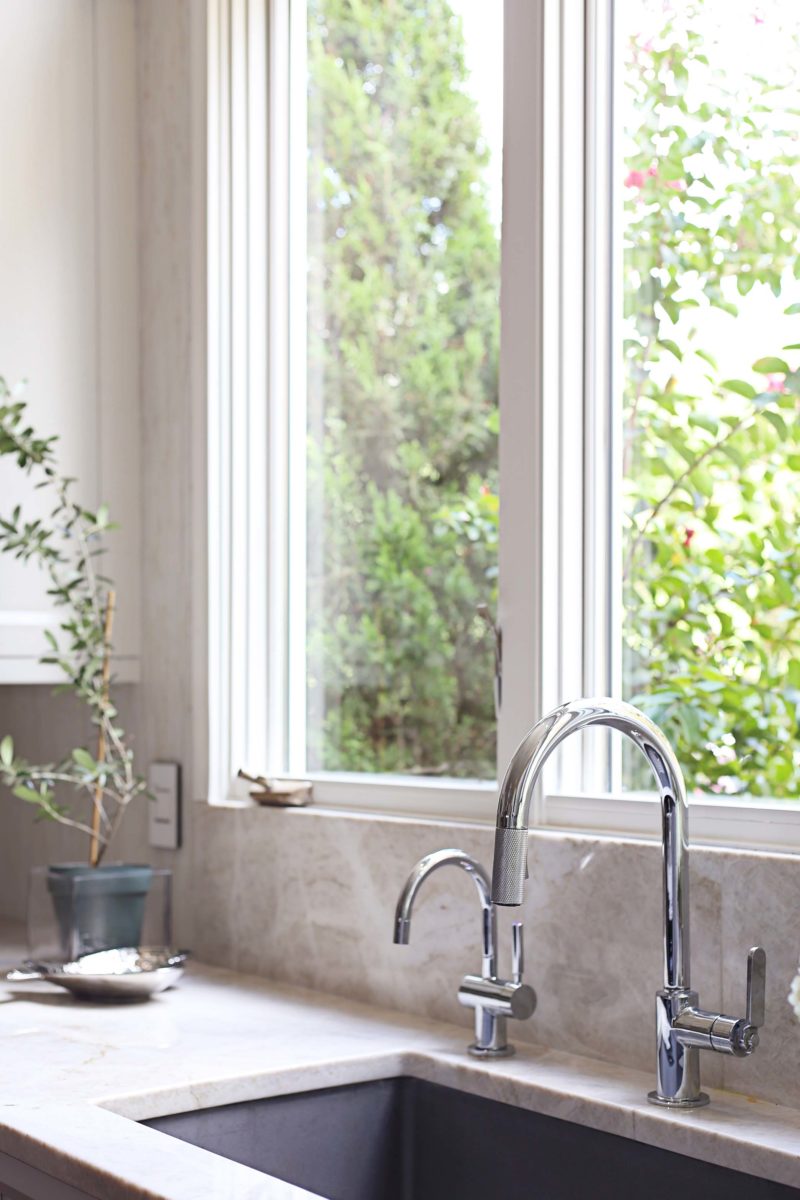 Undermount kitchen sink, pull down faucet counter top backsplash Kitchen Ideas Tulsa kitchen design and remodel