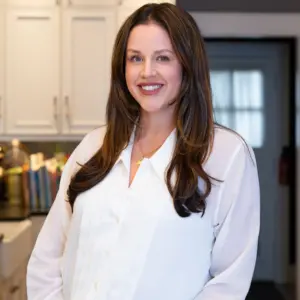 Lesley Shollmier