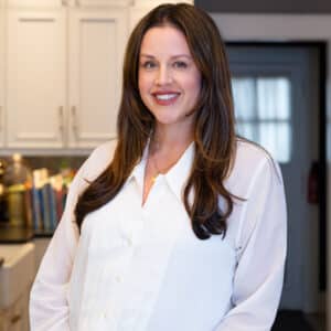 Lesley Shollmier